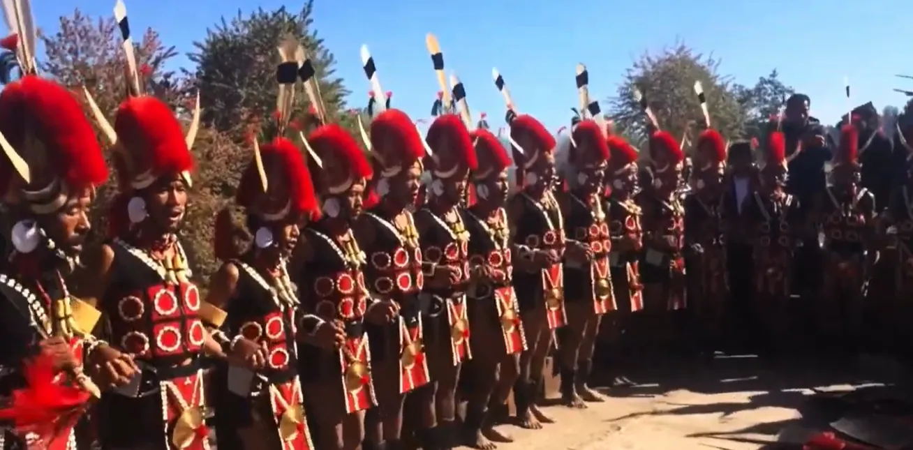 Naga genties kariai Hornbill festivalyje